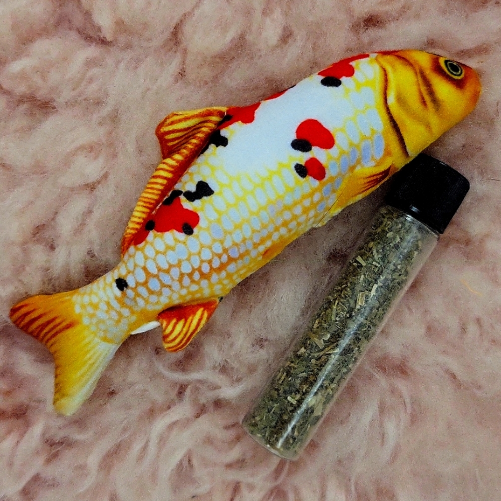 Brand New Catnip FISH Cat Toy-2CT.